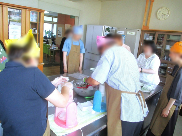 １階デイナイトケア『ナイトケア：季節を味わう日～かき氷』